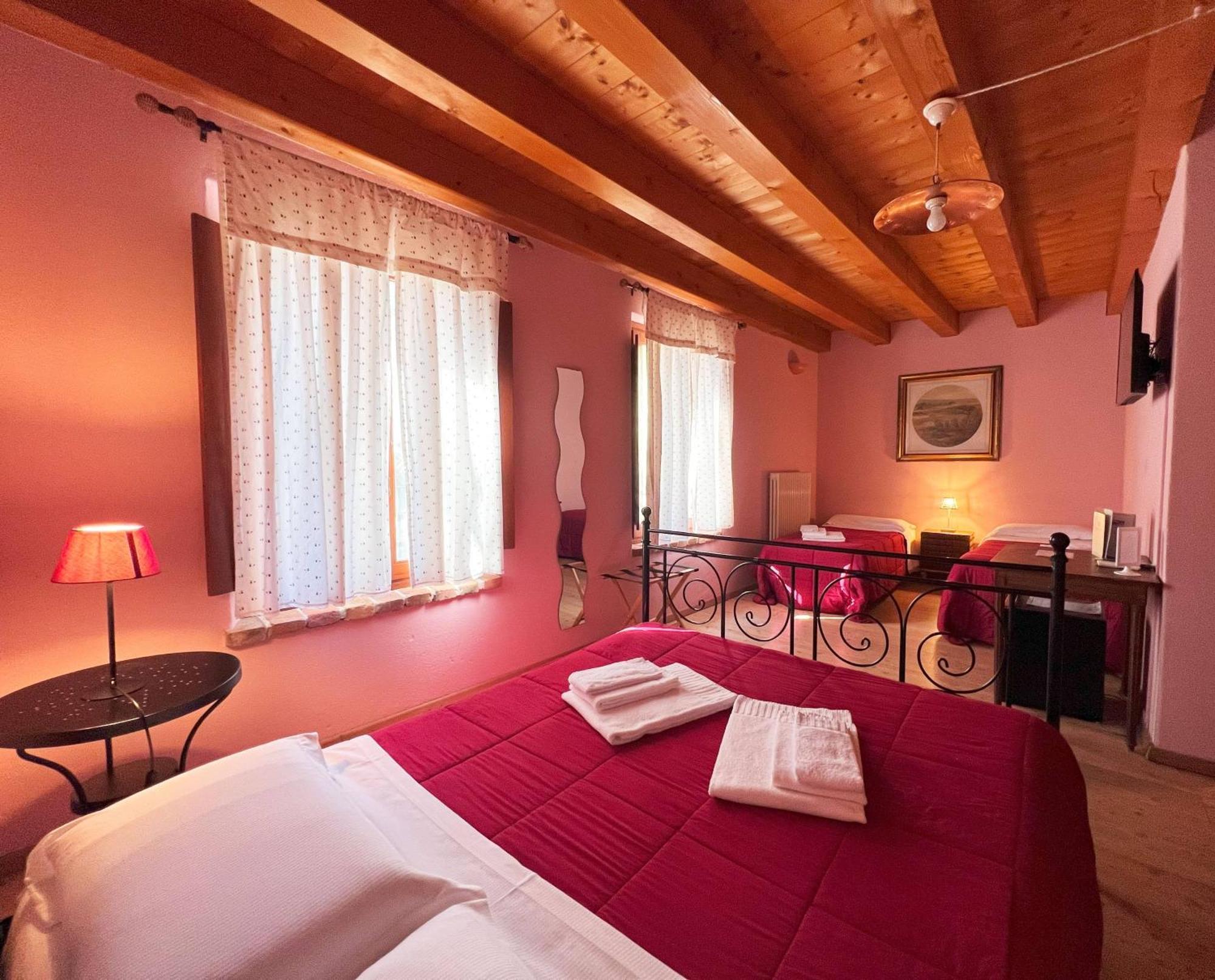 Agriturismo Corte Pellegrini Сан-Мартино-Буон-Альберго Экстерьер фото